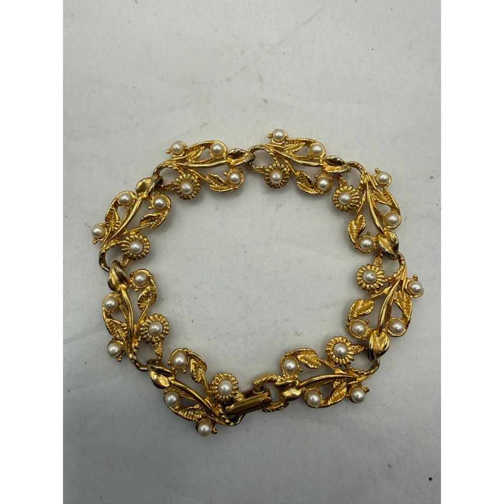 Gold Tone Leaf Pearl Bracelet Vintage Style USA Made‎